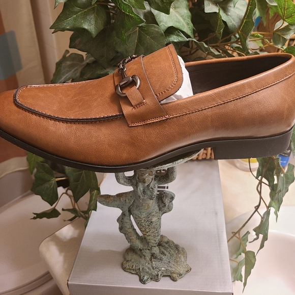 Kenneth Cole- Cognac Loafer (NWT) - Picture 2 of 2